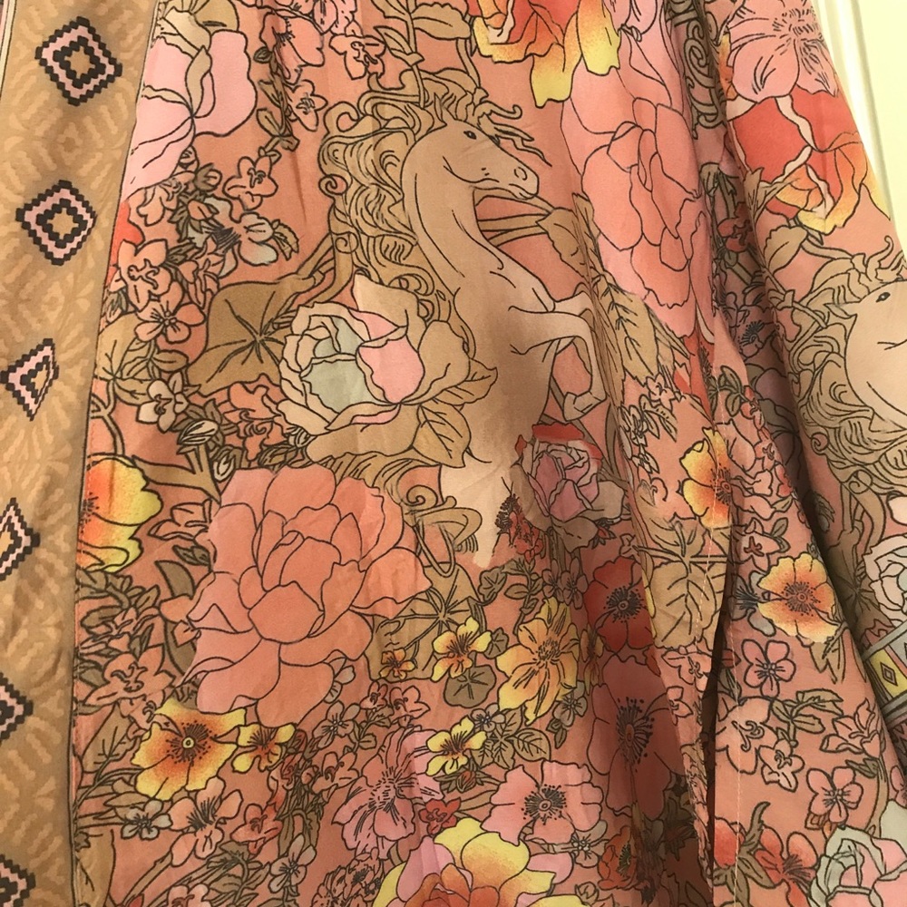 Beautiful kimono style silky top/wrap/robe - Picture 10 of 11